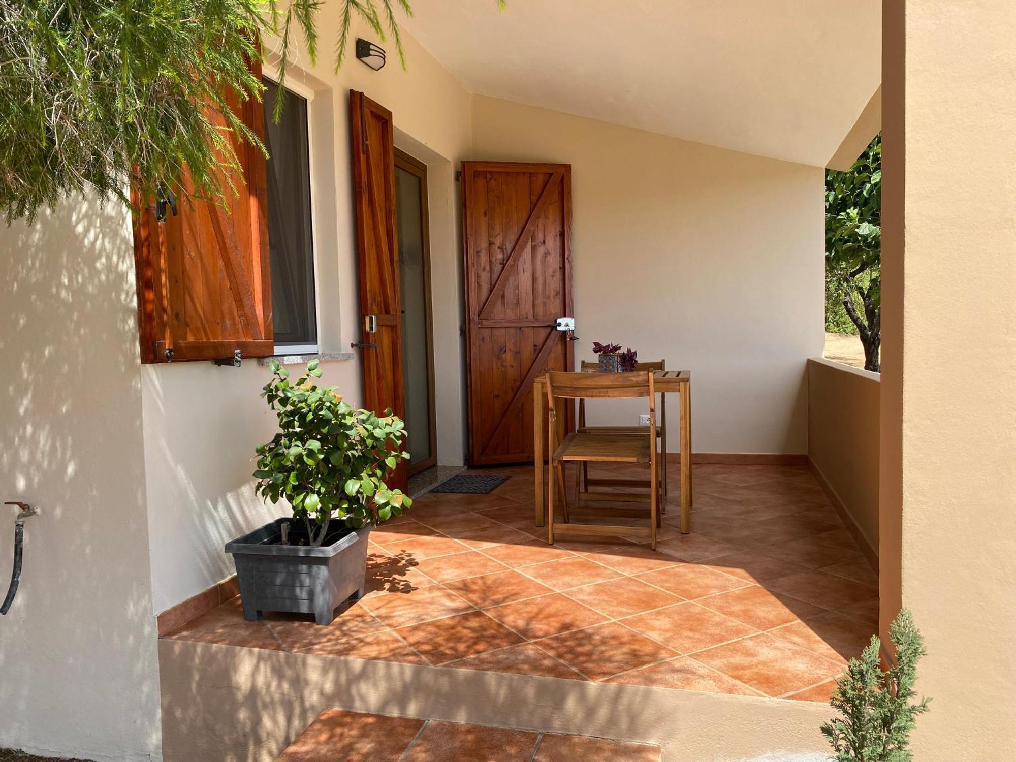 Ferienwohnung La Collina: L'Alba Castiadas Exterior foto